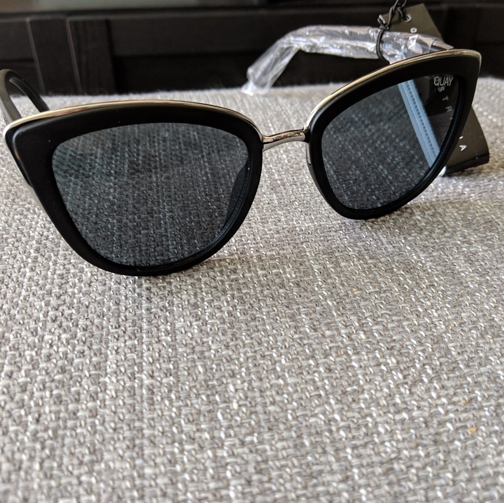 Quay Australia My Girl sunglasses in Black/smoke